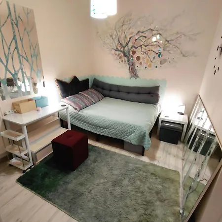 Artsy Entire House, Fully Equipped, 2 Rooms, 2 Beds, Parking, To Yourself! Nyaraló