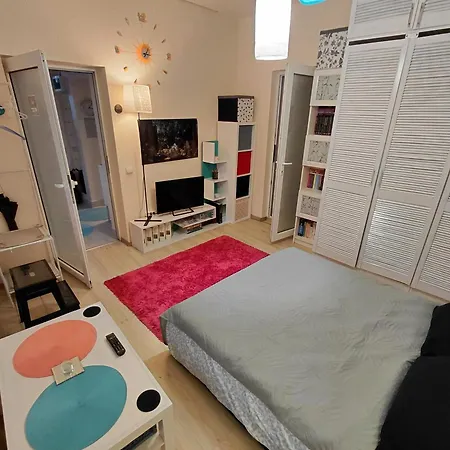 Vakantiehuis Artsy Entire House, Fully Equipped, 2 Rooms, 2 Beds, Parking, To Yourself! *