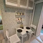 Artsy Entire House, Fully Equipped, 2 Rooms, 2 Beds, Parking, To Yourself! *