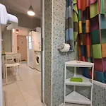 Artsy Entire House, Fully Equipped, 2 Rooms, 2 Beds, Parking, To Yourself! * Bukurešť