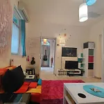 Artsy Entire House, Fully Equipped, 2 Rooms, 2 Beds, Parking, To Yourself!