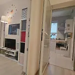 Artsy Entire House, Fully Equipped, 2 Rooms, 2 Beds, Parking, To Yourself! *