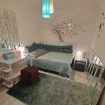 Дом отдыха Artsy Entire House, Fully Equipped, 2 Rooms, 2 Beds, Parking, To Yourself!