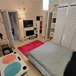 Дом отдыха Artsy Entire House, Fully Equipped, 2 Rooms, 2 Beds, Parking, To Yourself! *