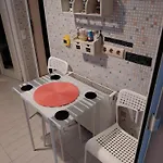 Artsy Entire House, Fully Equipped, 2 Rooms, 2 Beds, Parking, To Yourself! Bukurešť
