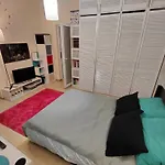 Artsy Entire House, Fully Equipped, 2 Rooms, 2 Beds, Parking, To Yourself! Holiday home Bucharest