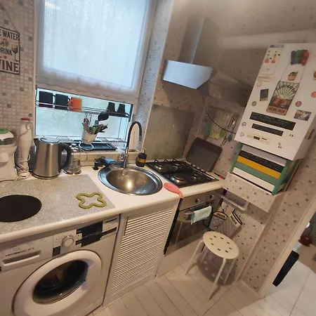 Artsy Entire House, Fully Equipped, 2 Rooms, 2 Beds, Parking, To Yourself! 度假居