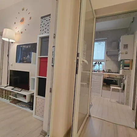 Artsy Entire House, Fully Equipped, 2 Rooms, 2 Beds, Parking, To Yourself! *