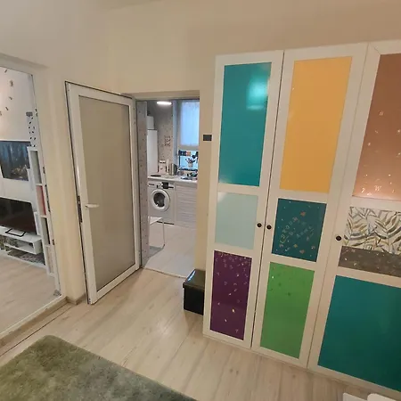 Artsy Entire House, Fully Equipped, 2 Rooms, 2 Beds, Parking, To Yourself!