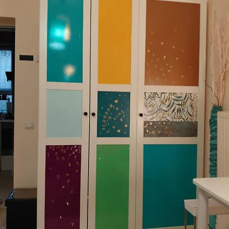 Artsy Entire House, Fully Equipped, 2 Rooms, 2 Beds, Parking, To Yourself!