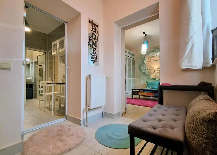 Будинок відпочинку Artsy Entire House, Fully Equipped, 2 Rooms, 2 Beds, Parking, To Yourself!