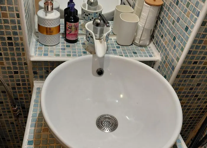 Artsy Entire House, Fully Equipped, 2 Rooms, 2 Beds, Parking, To Yourself! Case de vacanță Bucureşti