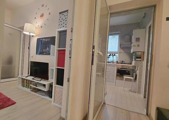 Artsy Entire House, Fully Equipped, 2 Rooms, 2 Beds, Parking, To Yourself! *