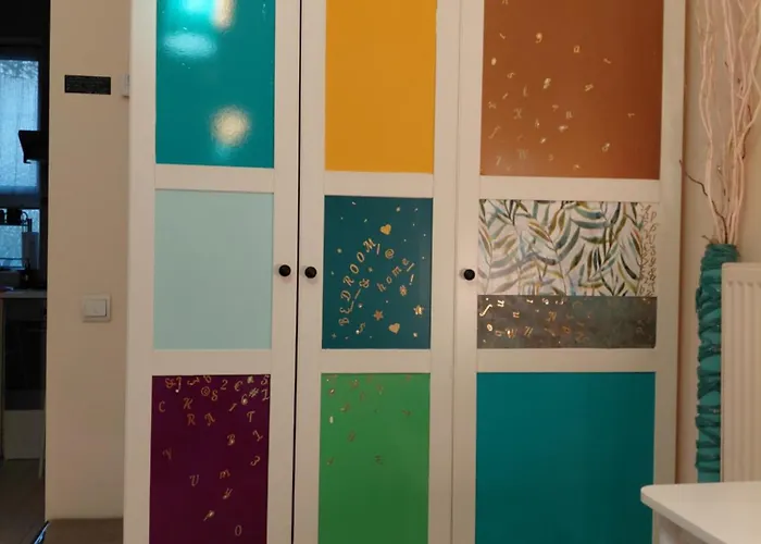 Artsy Entire House, Fully Equipped, 2 Rooms, 2 Beds, Parking, To Yourself!