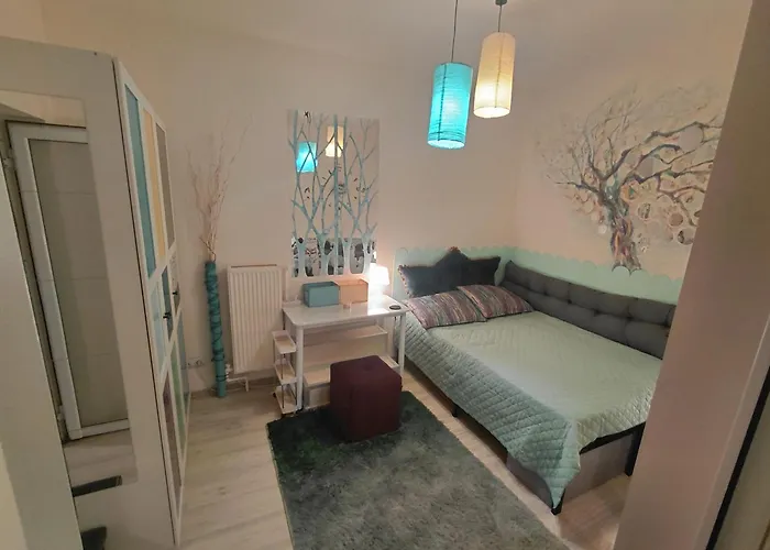 Artsy Entire House, Fully Equipped, 2 Rooms, 2 Beds, Parking, To Yourself! Nyaraló *