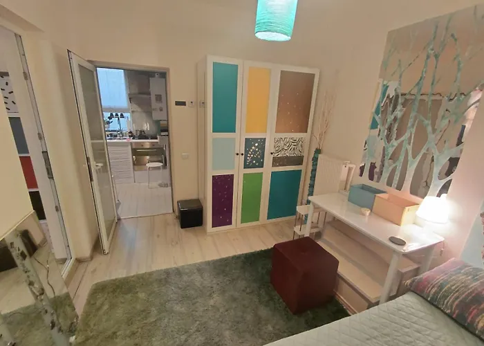 Σπίτι διακοπών Artsy Entire House, Fully Equipped, 2 Rooms, 2 Beds, Parking, To Yourself! Βουκουρέστι