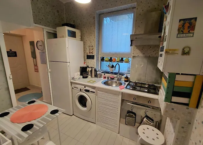 Case de vacanță Artsy Entire House, Fully Equipped, 2 Rooms, 2 Beds, Parking, To Yourself! *