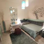 Artsy Entire House, Fully Equipped, 2 Rooms, 2 Beds, Parking, To Yourself! Feriehus Bukarest
