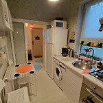 Feriehus Artsy Entire House, Fully Equipped, 2 Rooms, 2 Beds, Parking, To Yourself! Bukarest