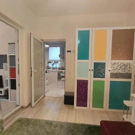 펜션 Artsy Entire House, Fully Equipped, 2 Rooms, 2 Beds, Parking, To Yourself! 부쿠레슈티