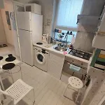 Artsy Entire House, Fully Equipped, 2 Rooms, 2 Beds, Parking, To Yourself! * Bukarest