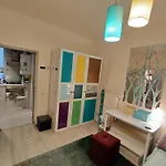 Semesterbostad Artsy Entire House, Fully Equipped, 2 Rooms, 2 Beds, Parking, To Yourself! *