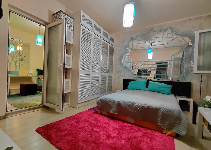 Artsy Entire House, Fully Equipped, 2 Rooms, 2 Beds, Parking, To Yourself! Tatil Evi Bükreş