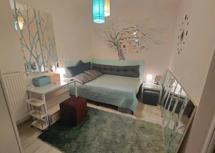 Tatil Evi Artsy Entire House, Fully Equipped, 2 Rooms, 2 Beds, Parking, To Yourself!